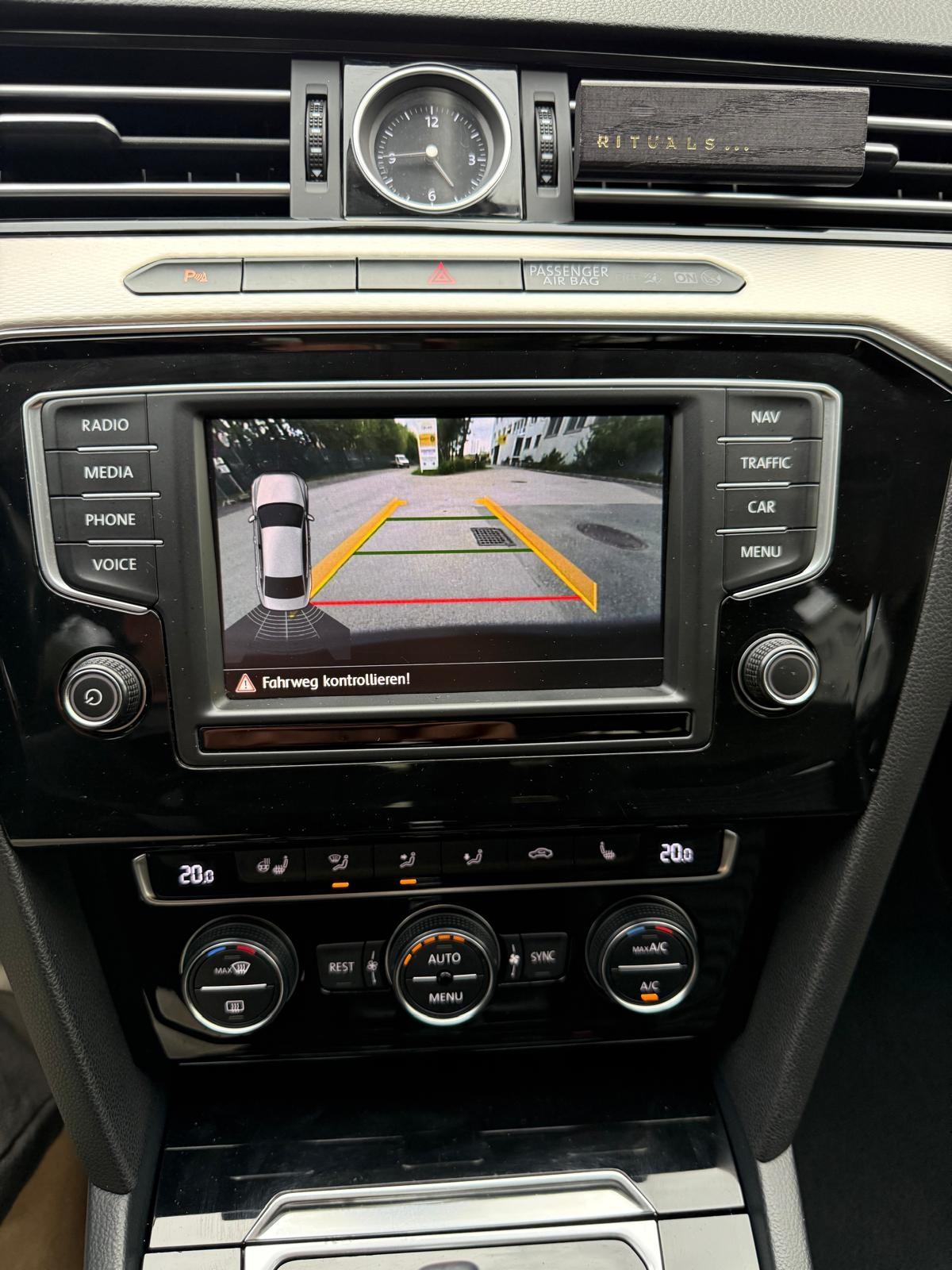 VW Passat 2,0 TDI BMT DSG /AUTOMATIK/HIGHLINE/KOŽA/XENON/, fotografija 10