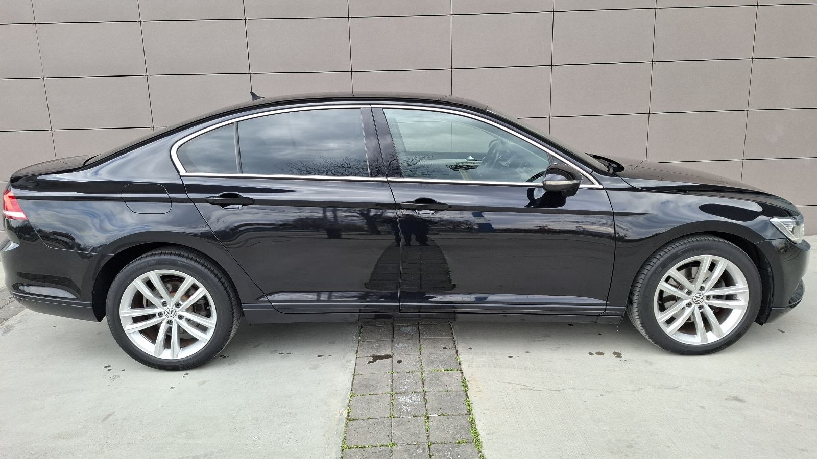 VW Passat 2,0 TDI BMT DSG /AUTOMATIK/HIGHLINE/KOŽA/XENON/, fotografija 3