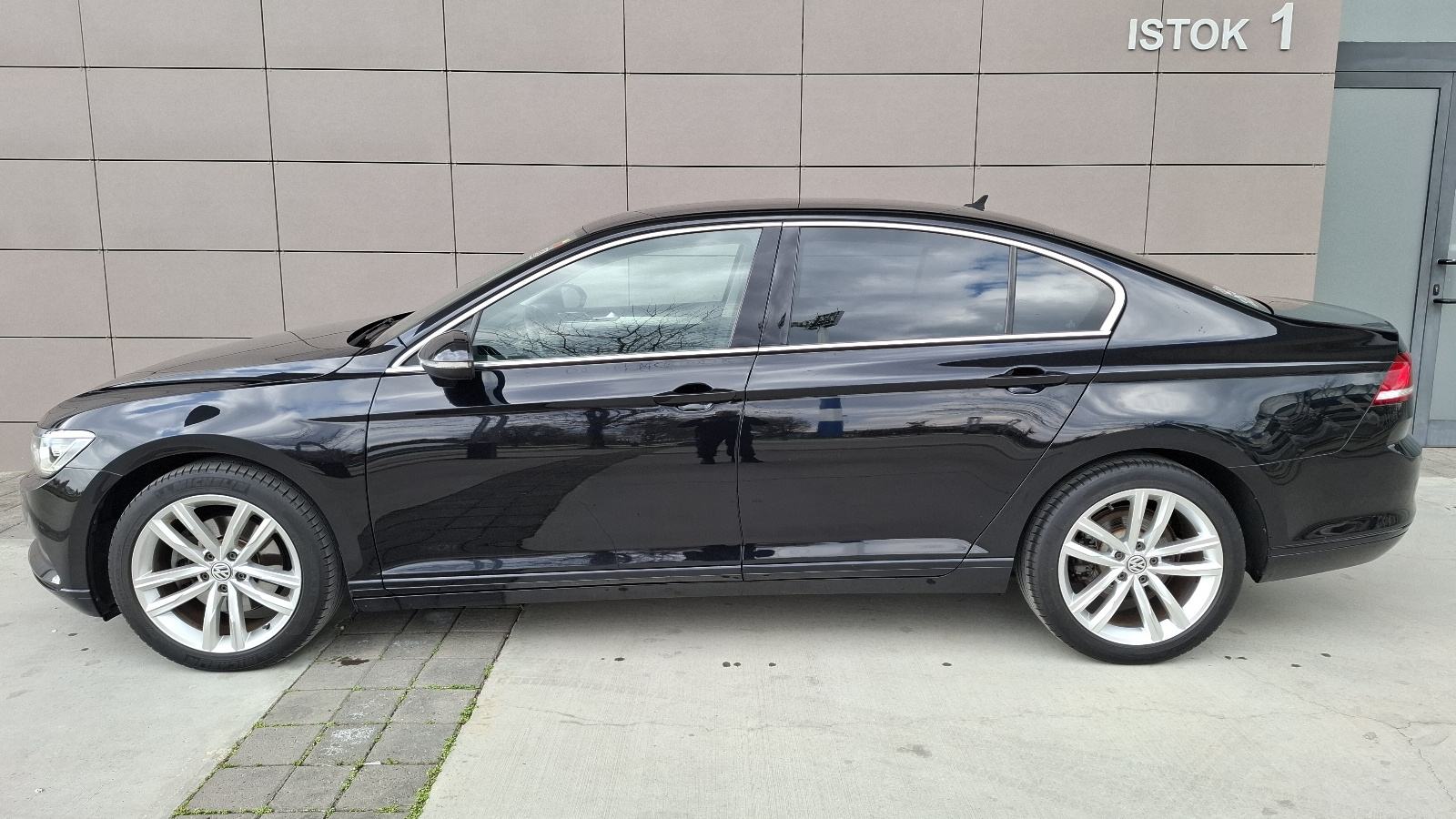VW Passat 2,0 TDI BMT DSG /AUTOMATIK/HIGHLINE/KOŽA/XENON/, fotografija 4