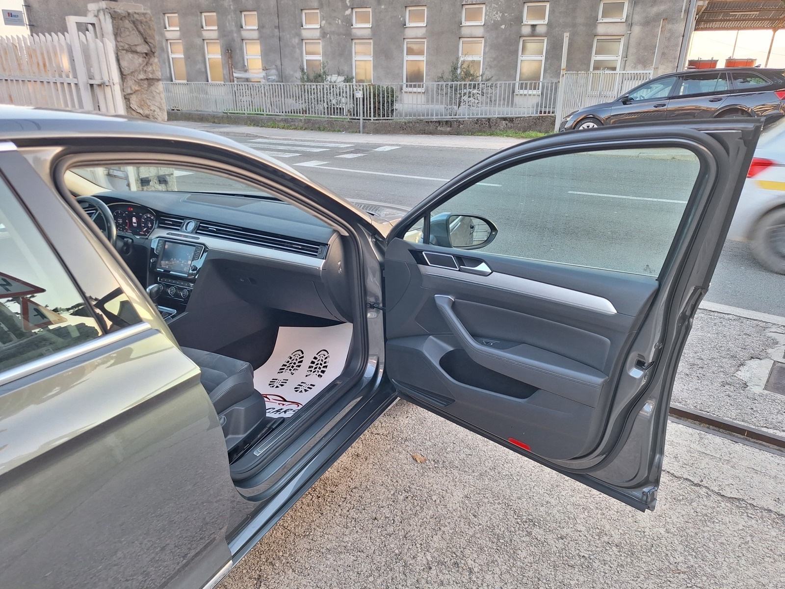 VW Passat 2,0 TDI DSG automatik/VIRTUAL/NAVI.LED/P.KAMERA (u pdv), fotografija 18