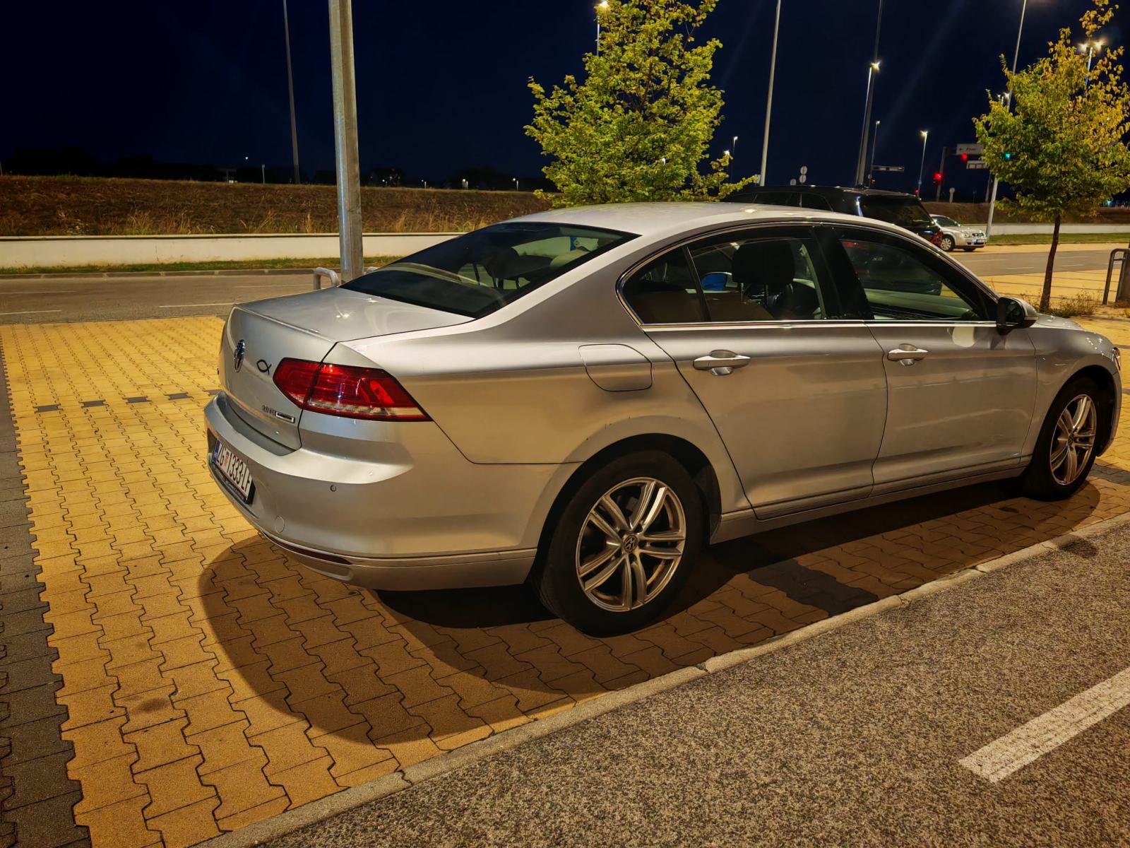 VW Passat 2,0 TDI BMT DSG automatik, fotografija 19