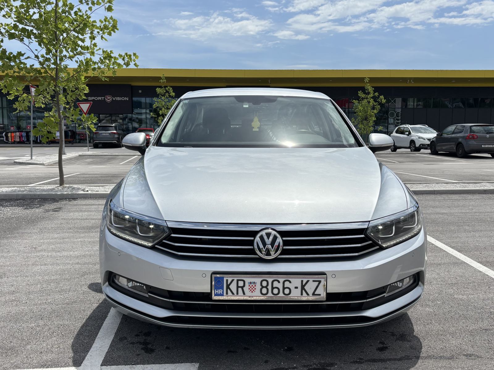 VW Passat 2,0 TDI BMT DSG, CONNECT, HR AUTO, fotografija 3