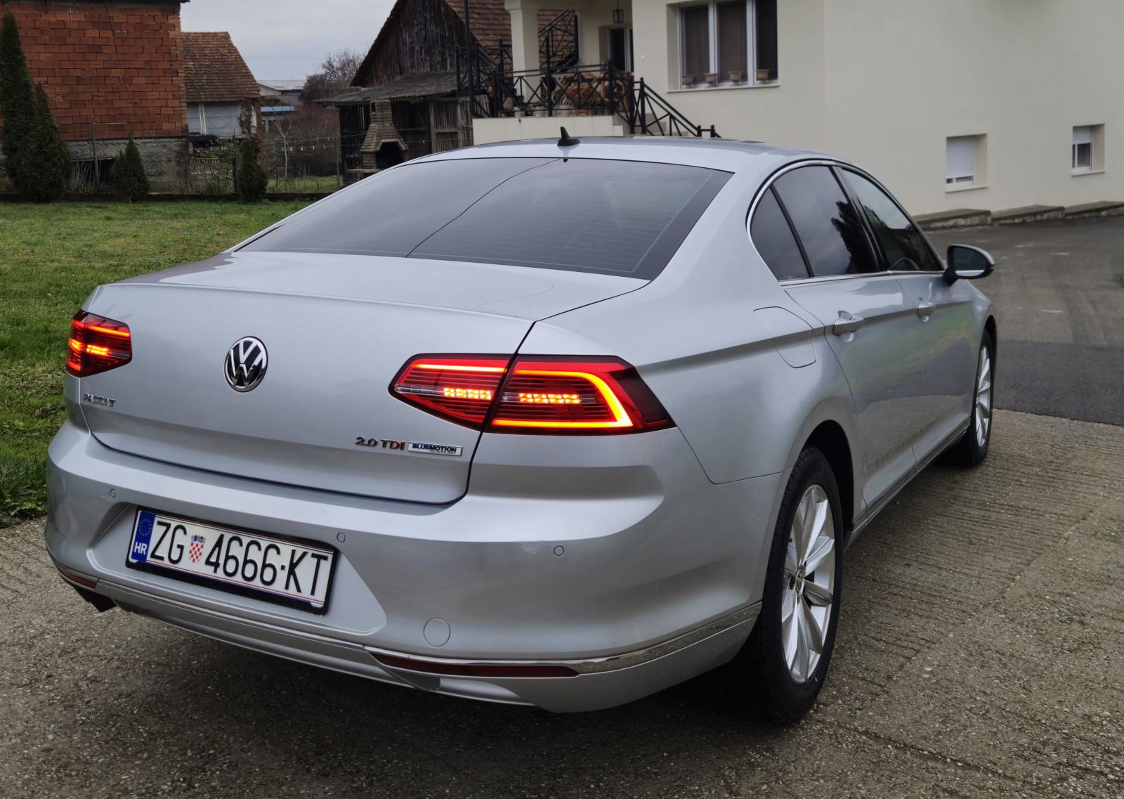 VW Passat 2,0 TDI BMT DSG HIGHLINE, VELIKI SERVIS ,140 KW, fotografija 4