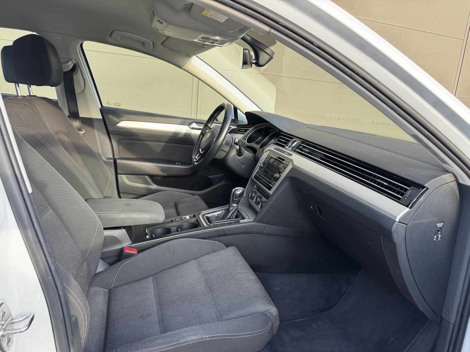 VW Passat 2,0 TDI BMT DSG HR AUTO SERVISNA REG 09/27, fotografija 11