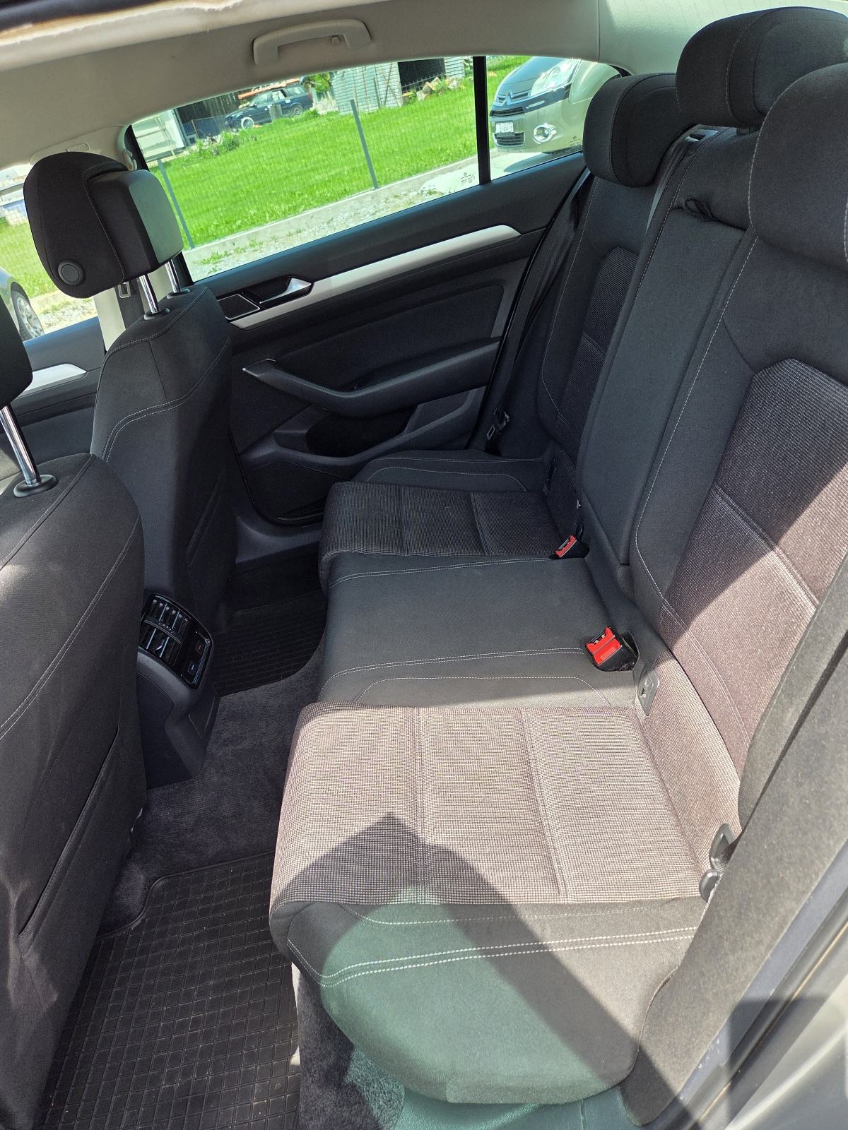 VW Passat 2,0 TDI BMT DSG, fotografija 19