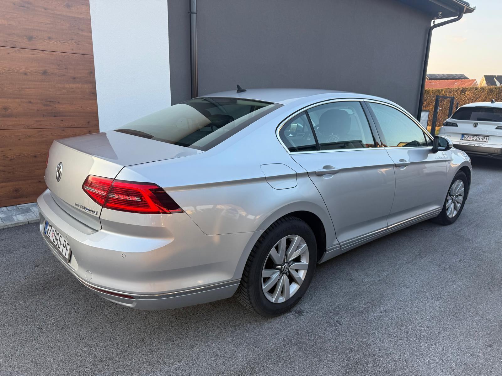 VW Passat 2,0 TDI BMT highline,servis,full led,reg godinu dana!, fotografija 7