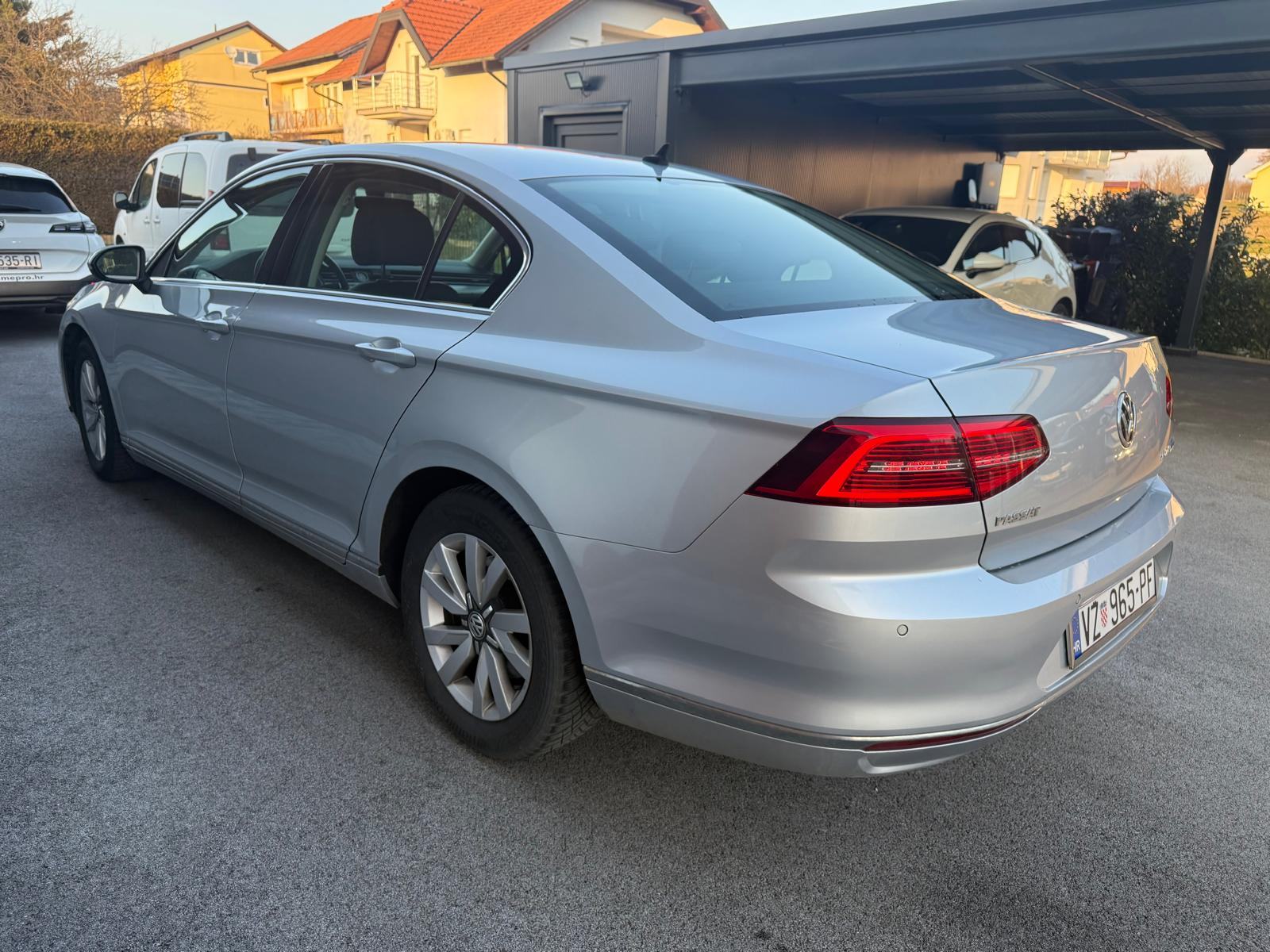 VW Passat 2,0 TDI BMT highline,servis,full led,reg godinu dana!, fotografija 6