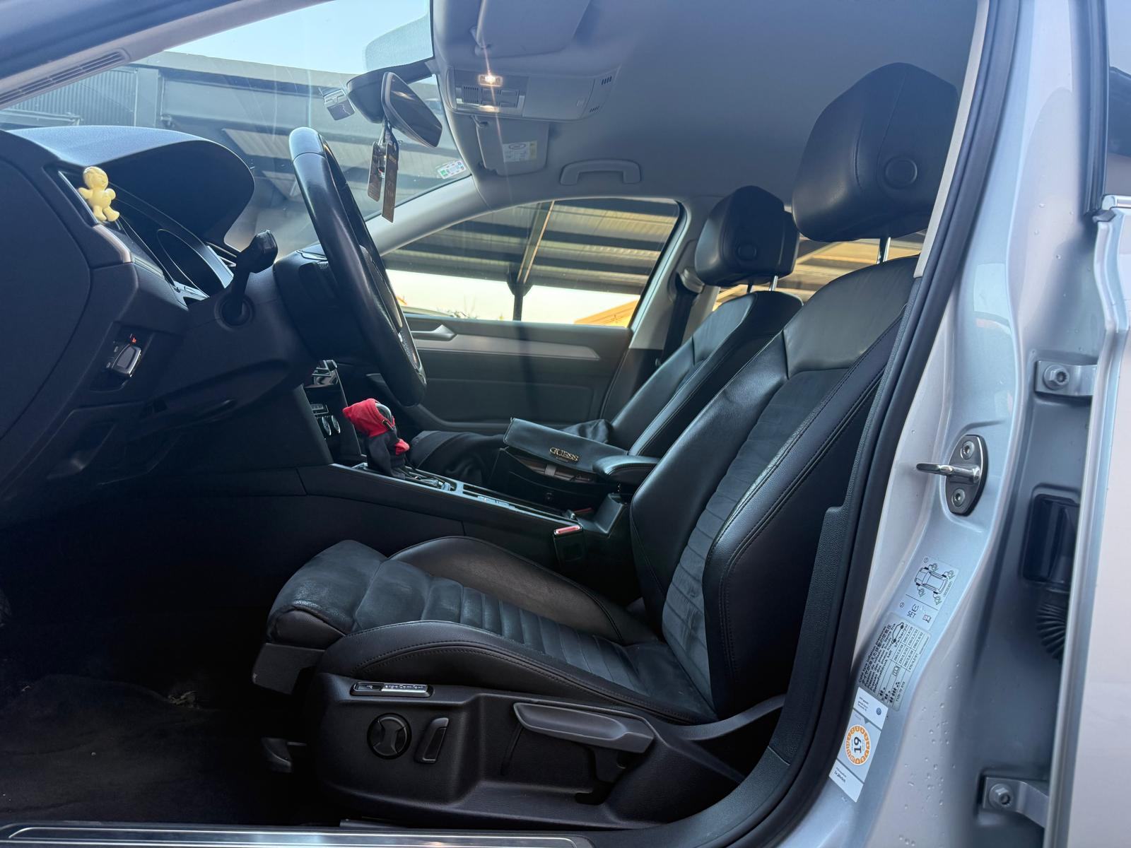 VW Passat 2,0 TDI BMT highline,servis,full led,reg godinu dana!, fotografija 8