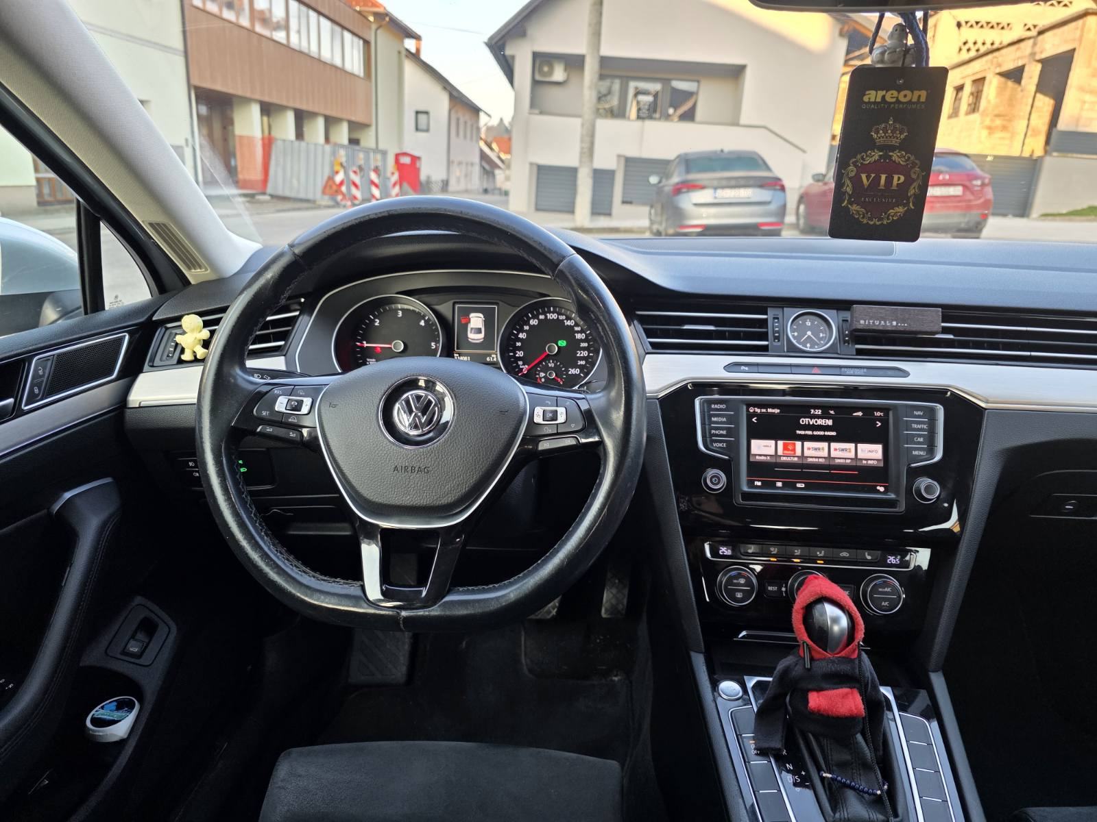 VW Passat 2,0 TDI BMT highline,servis,full led,reg godinu dana!, fotografija 12