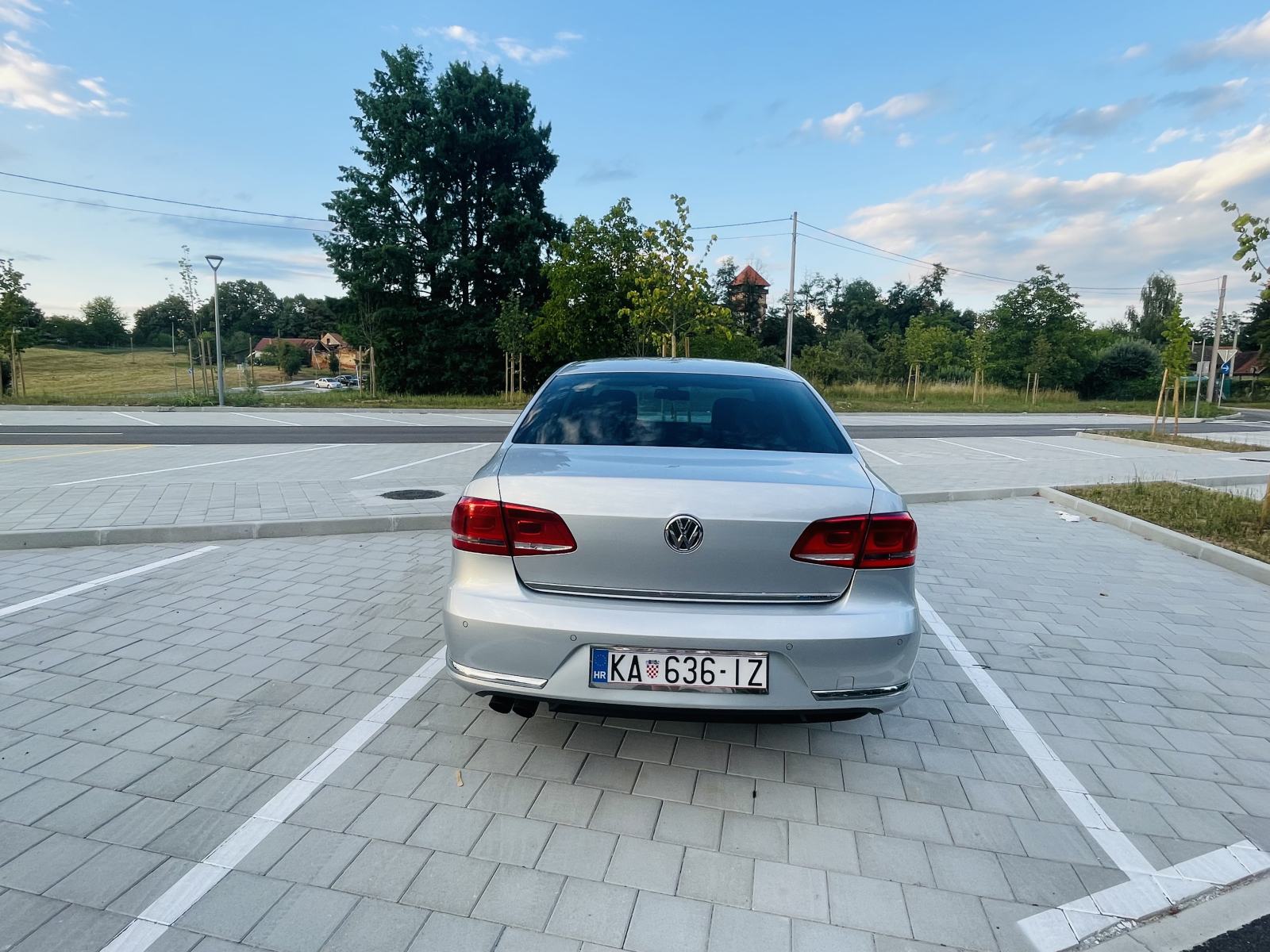 VW Passat 2,0 TDI BMT Highline TOP STANJE, fotografija 2