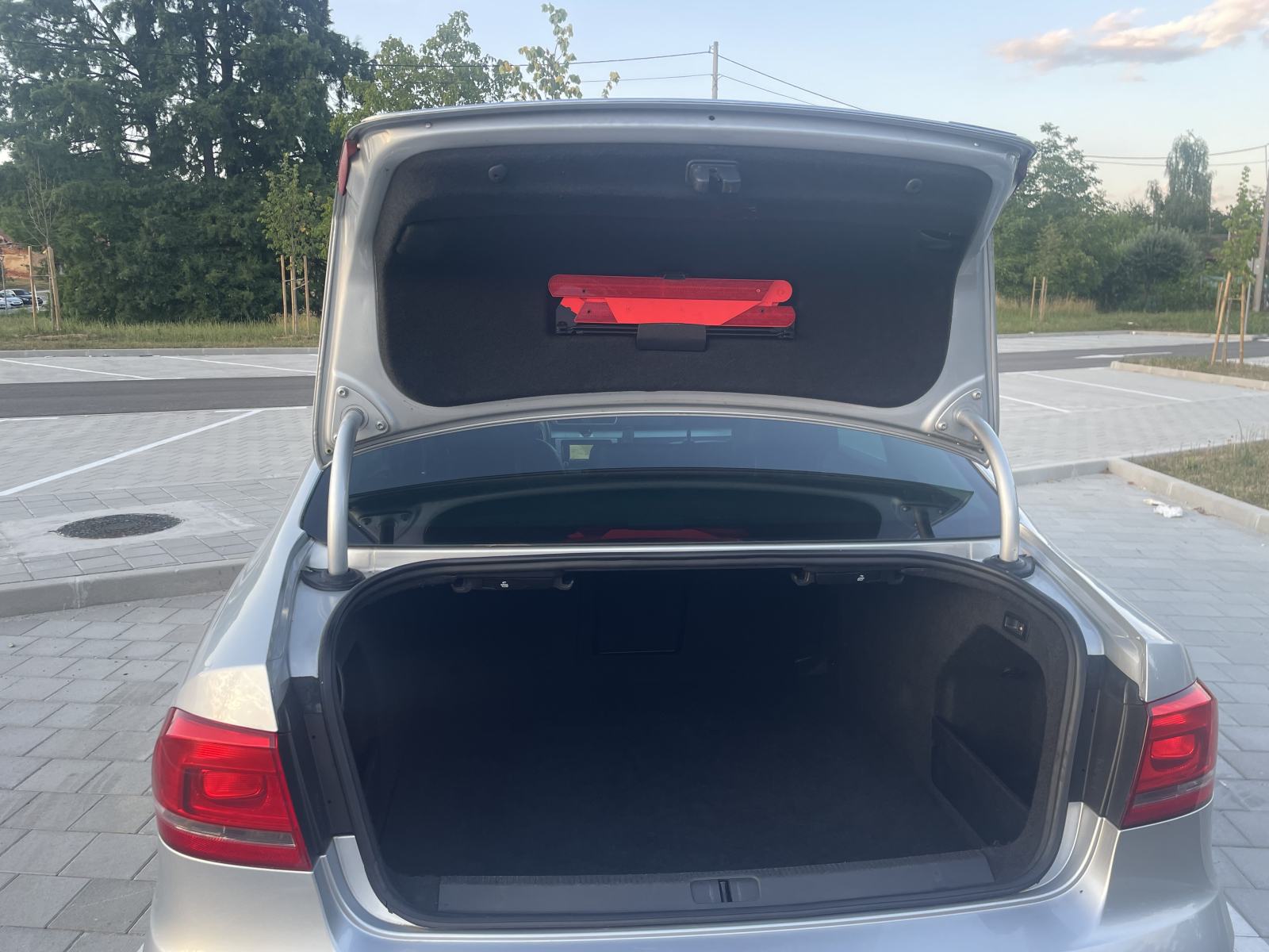 VW Passat 2,0 TDI BMT Highline TOP STANJE, fotografija 14