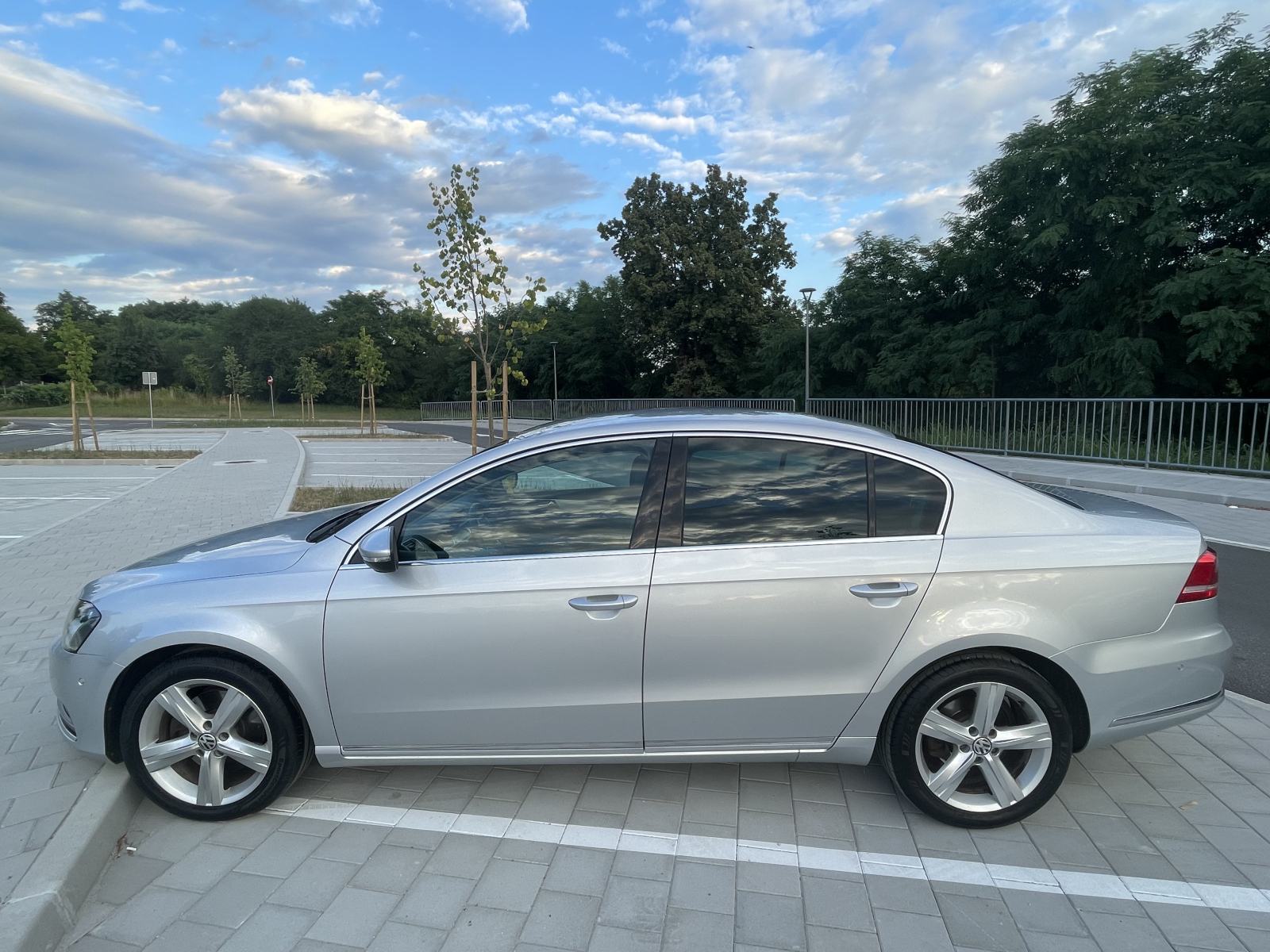 VW Passat 2,0 TDI BMT Highline TOP STANJE, fotografija 7