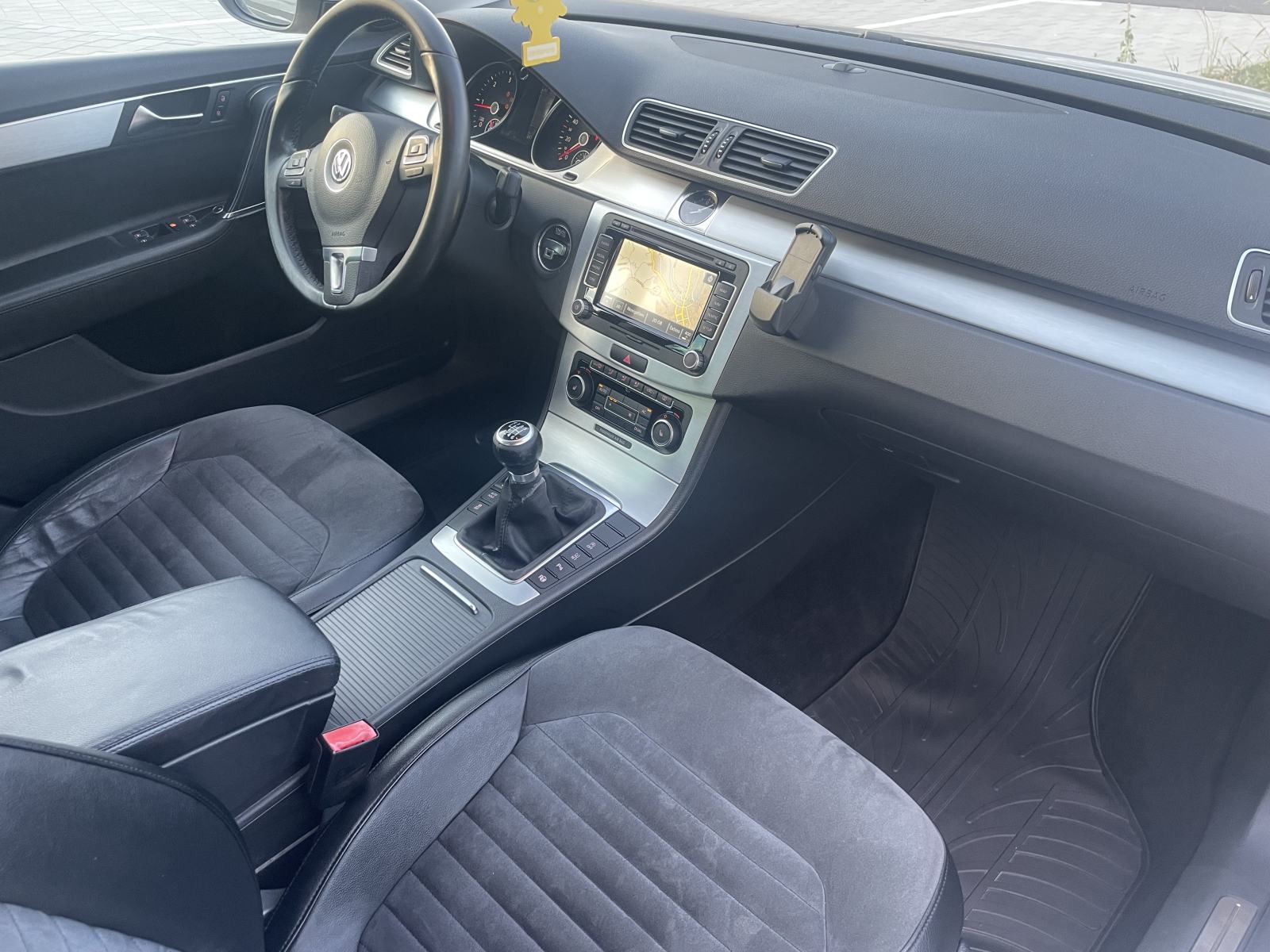 VW Passat 2,0 TDI BMT Highline TOP STANJE, fotografija 17