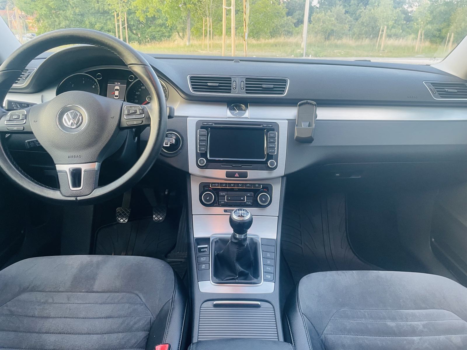VW Passat 2,0 TDI BMT Highline TOP STANJE, fotografija 19