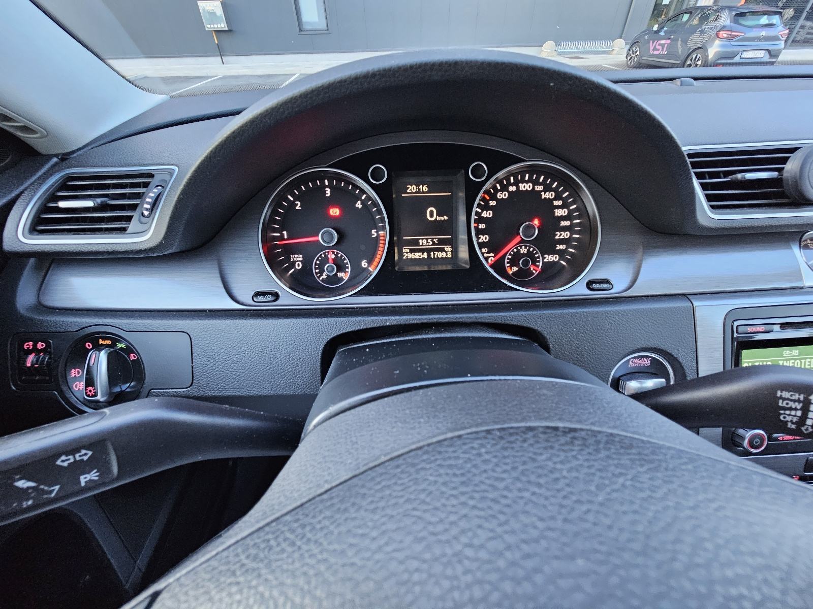 VW Passat 2,0 TDI BMT, fotografija 9