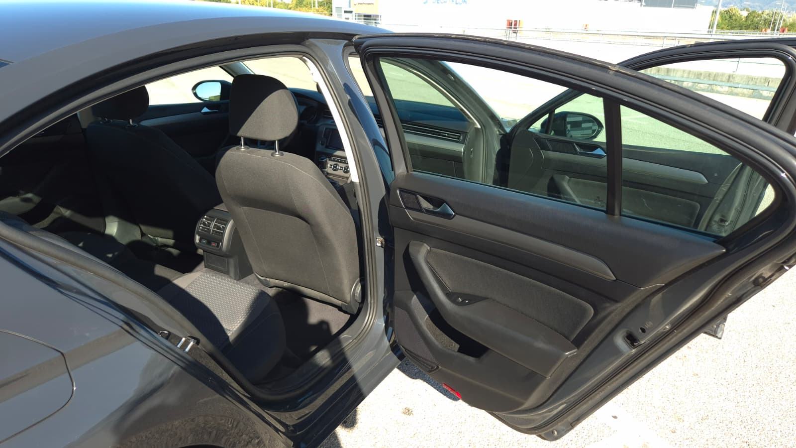 VW Passat 2,0 TDI BMT, fotografija 12