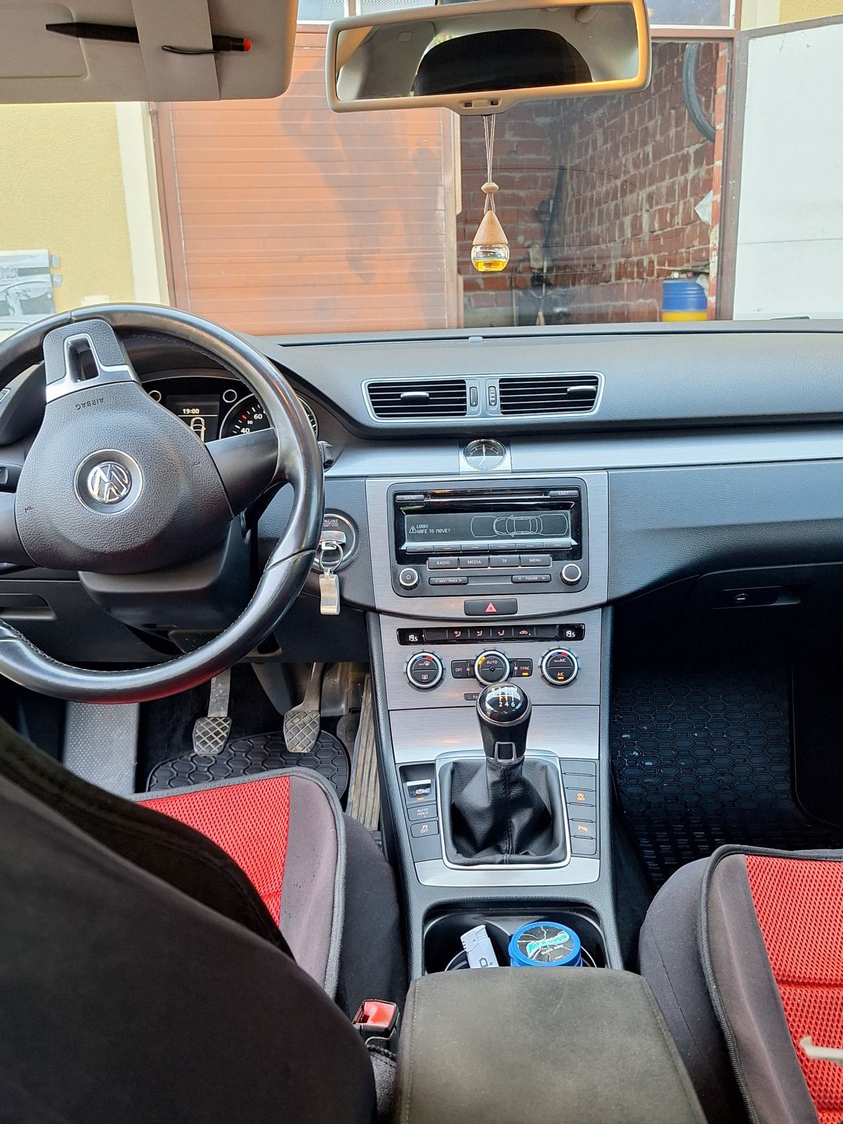VW Passat 2,0 TDI BMT, fotografija 2