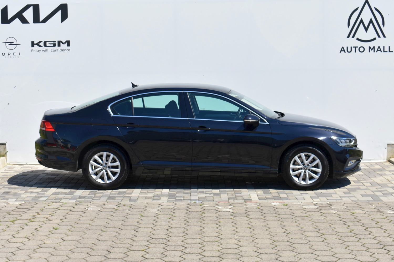 VW Passat 2.0 TDI Business A/T *HR* ODL. OPREMA, SET GUMA, REG 07/27 *, fotografija 3