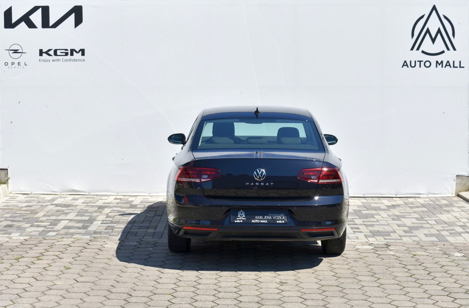 VW Passat 2.0 TDI Business A/T *HR* ODL. OPREMA, SET GUMA, REG 07/27 *, fotografija 10