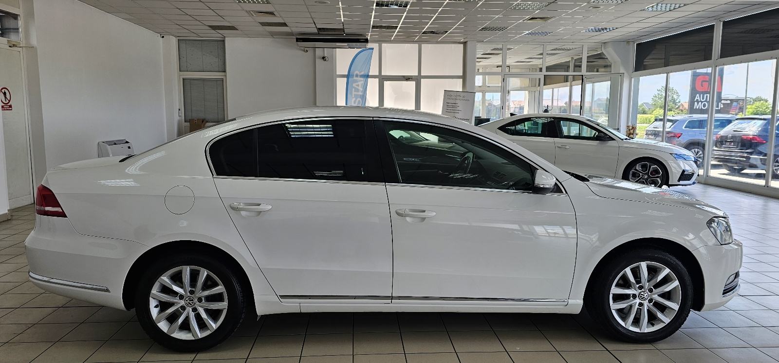 VW Passat 2,0 TDI COMFORTLINE,HR AUTO,VELIKI SERVIS, fotografija 8