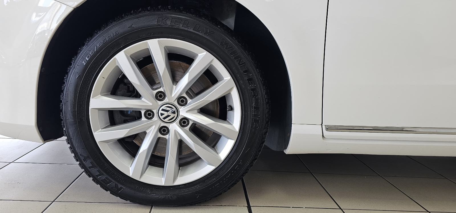 VW Passat 2,0 TDI COMFORTLINE,HR AUTO,VELIKI SERVIS, fotografija 9