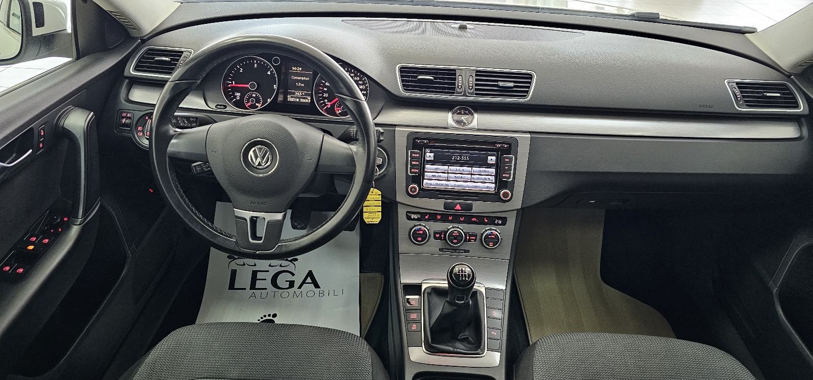 VW Passat 2,0 TDI COMFORTLINE,HR AUTO,VELIKI SERVIS, fotografija 13