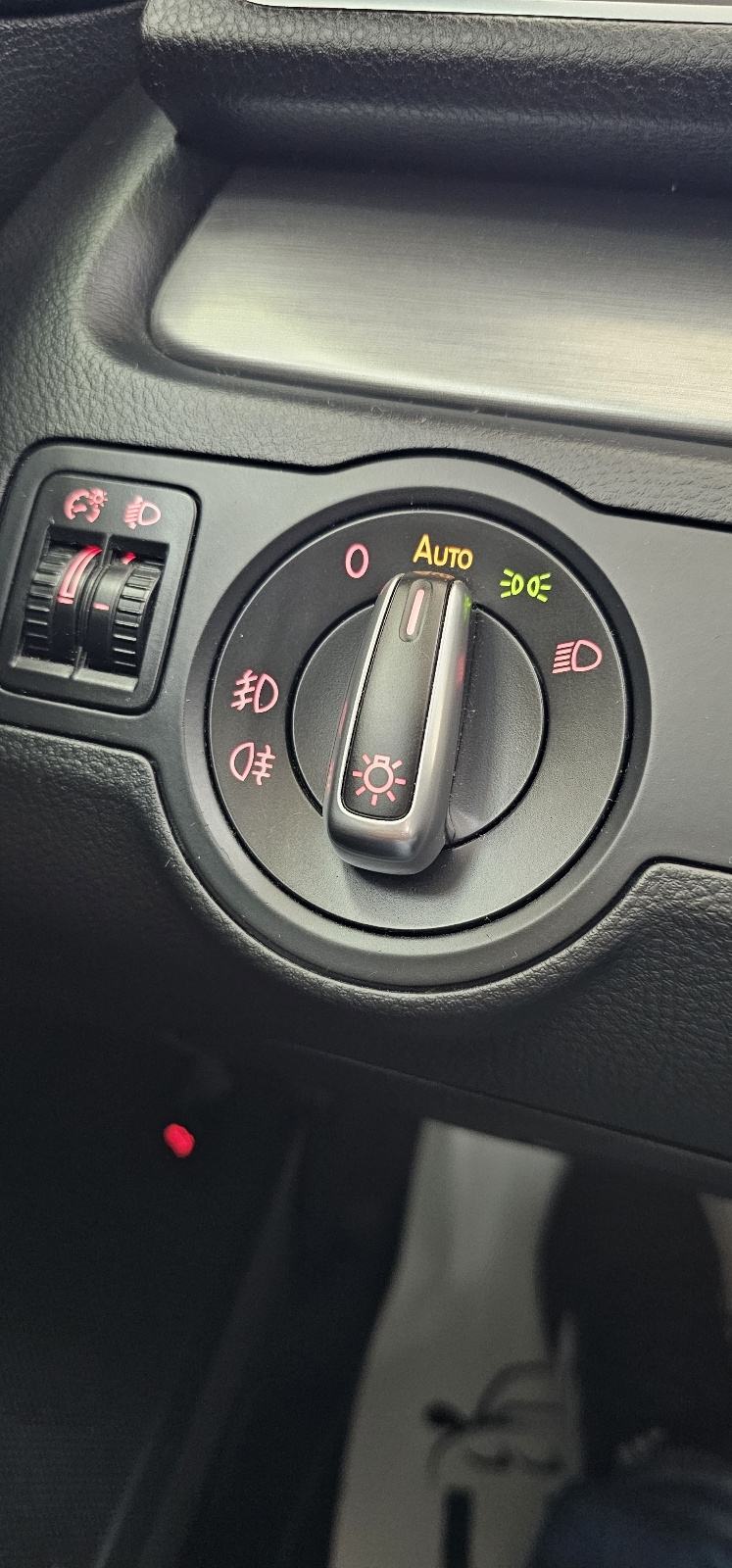VW Passat 2,0 TDI COMFORTLINE,HR AUTO,VELIKI SERVIS, fotografija 16