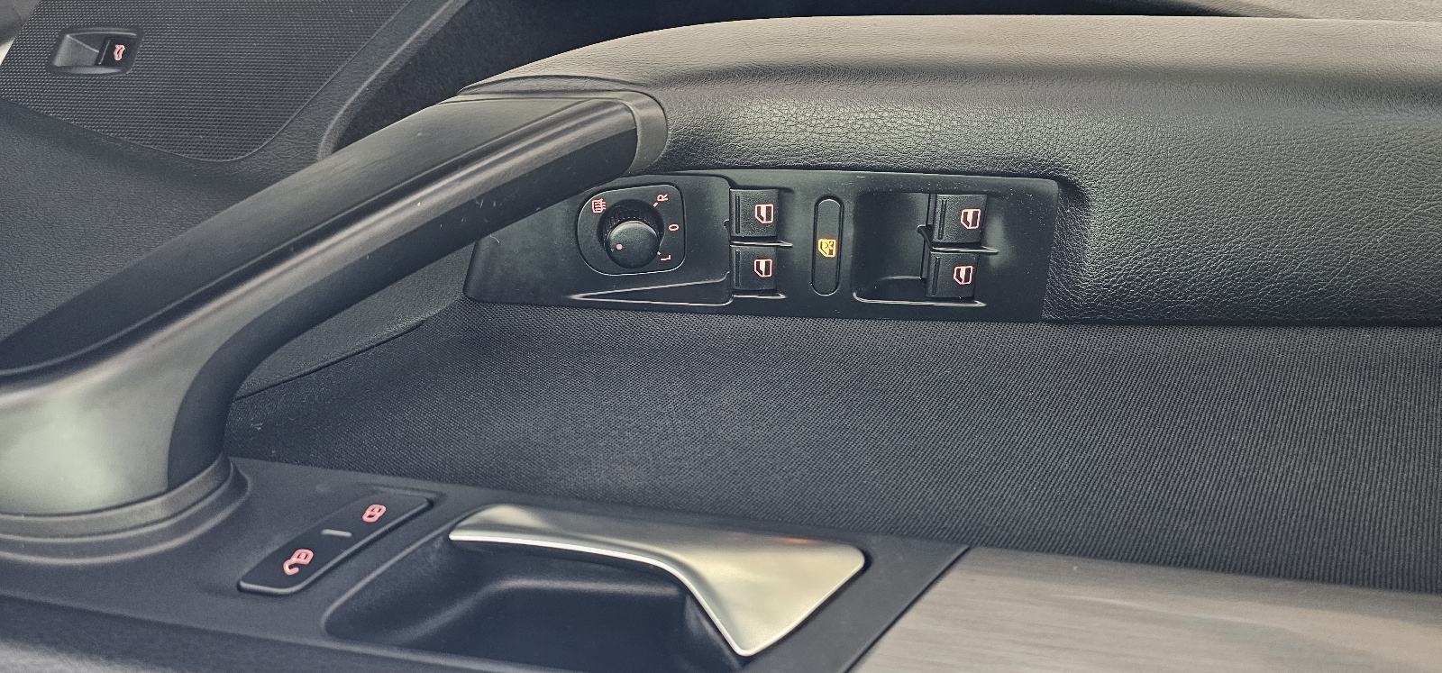 VW Passat 2,0 TDI COMFORTLINE,HR AUTO,VELIKI SERVIS, fotografija 18