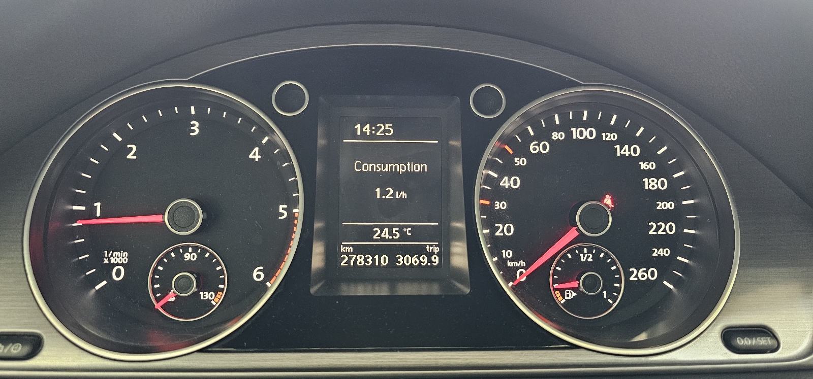 VW Passat 2,0 TDI COMFORTLINE,HR AUTO,VELIKI SERVIS, fotografija 19
