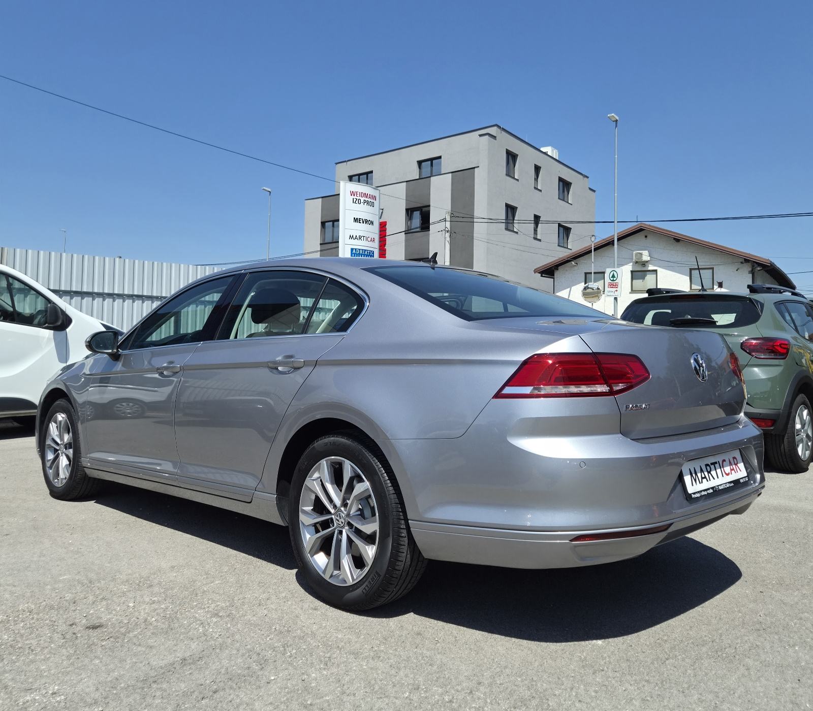 VW Passat 2,0 TDI DSG 2019 god.SAMO 90 TKM HR VOZILO SERVISNA U PDV-u, fotografija 3