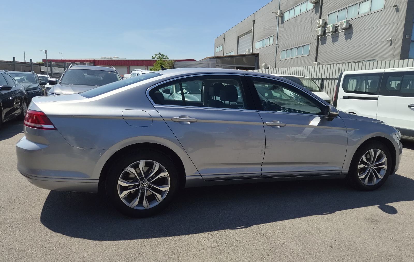 VW Passat 2,0 TDI DSG 2019 god.SAMO 90 TKM HR VOZILO SERVISNA U PDV-u, fotografija 12
