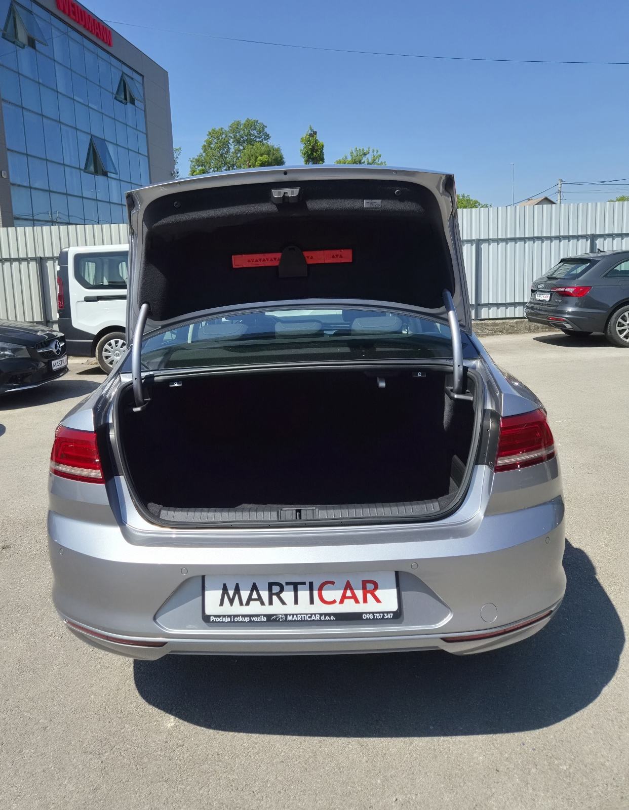 VW Passat 2,0 TDI DSG 2019 god.SAMO 90 TKM HR VOZILO SERVISNA U PDV-u, fotografija 13