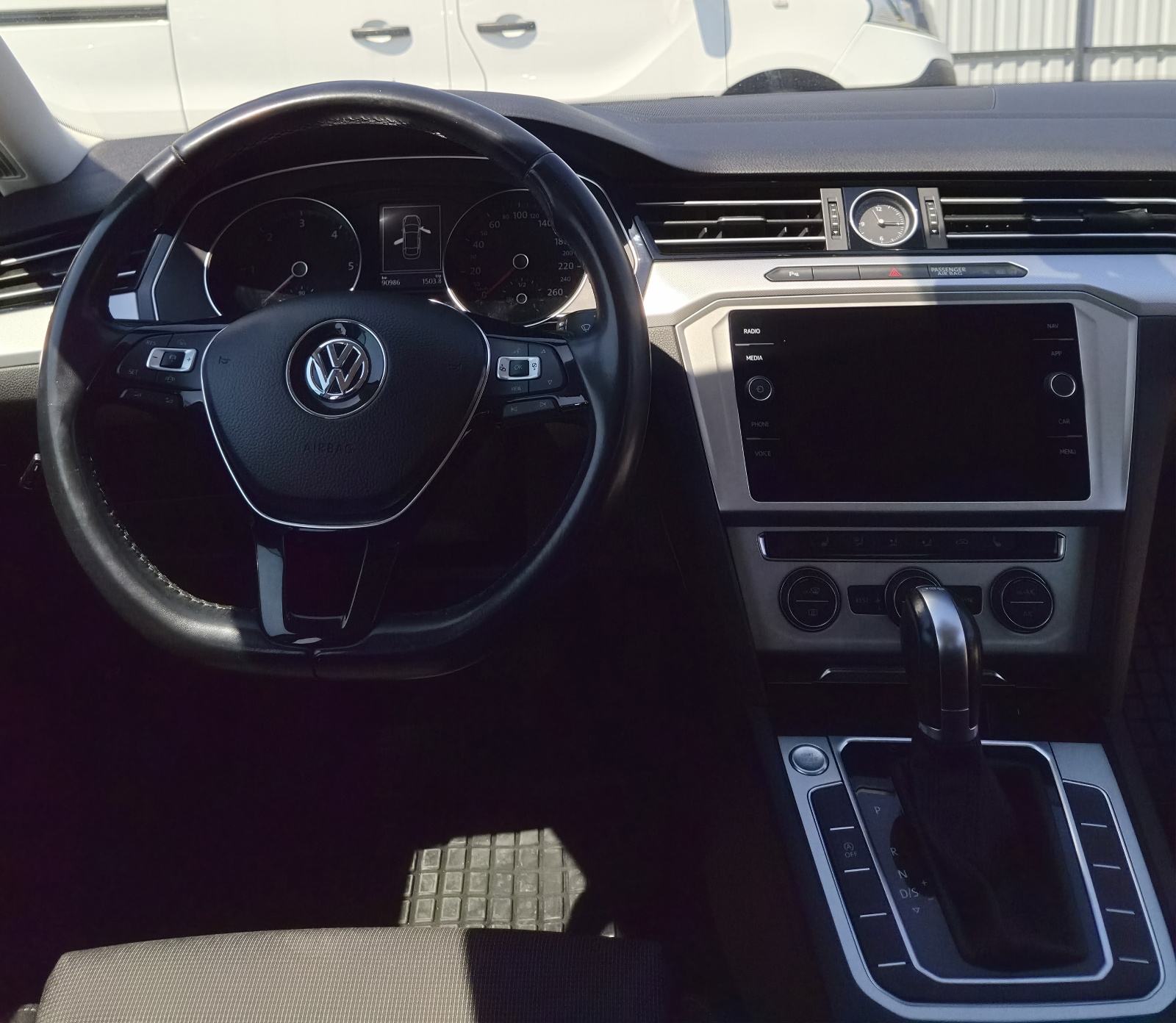 VW Passat 2,0 TDI DSG 2019 god.SAMO 90 TKM HR VOZILO SERVISNA U PDV-u, fotografija 18