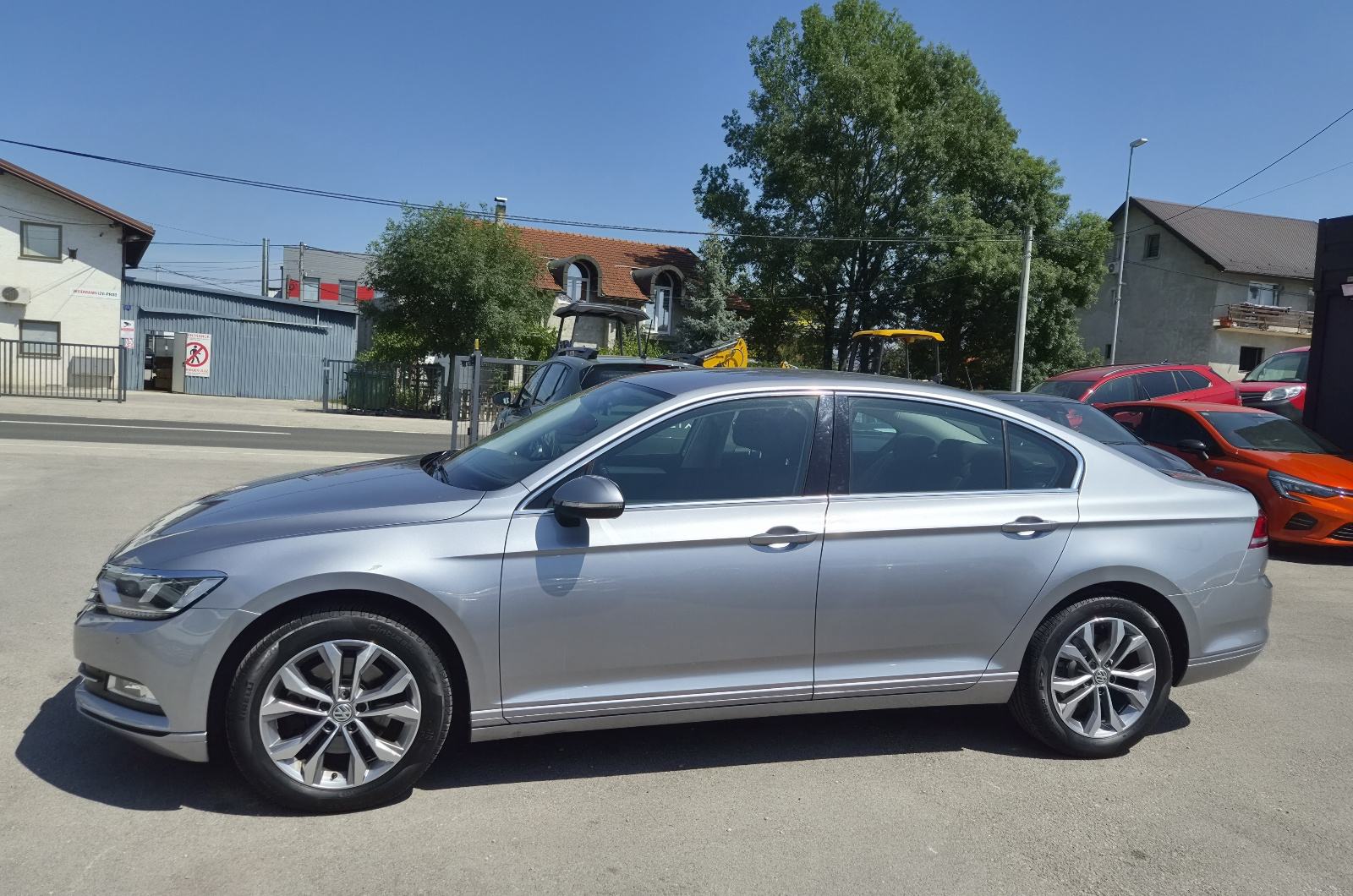 VW Passat 2,0 TDI DSG 2019 god.SAMO 90 TKM HR VOZILO SERVISNA U PDV-u, fotografija 8