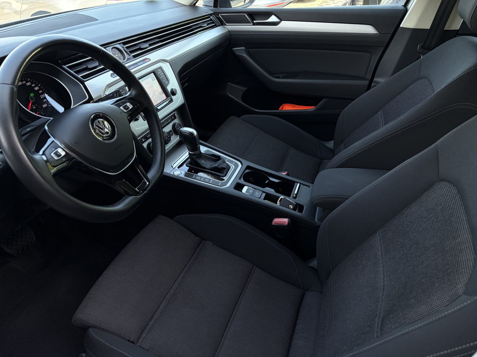 VW Passat 2,0 TDI DSG *Automatik* *1.vlasnik* *Nove gume* *Jamstvo*, fotografija 18