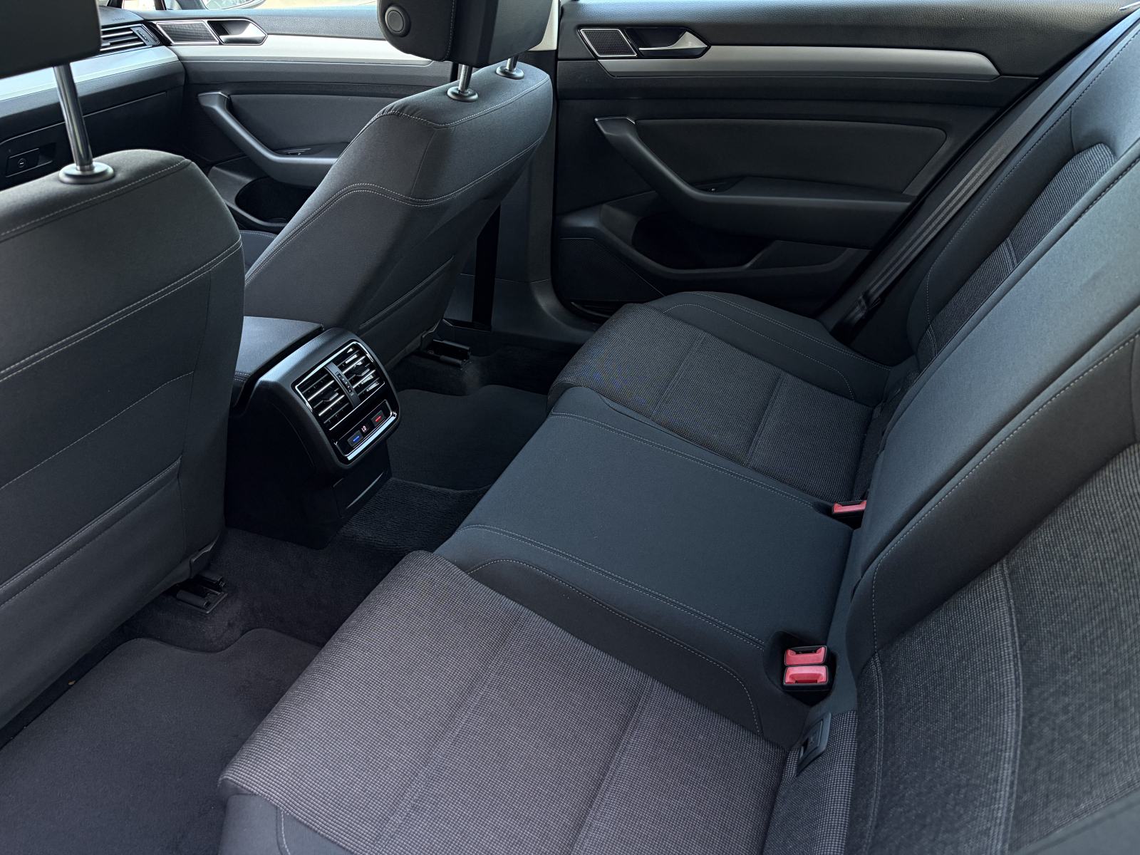 VW Passat 2,0 TDI DSG *Automatik* *1.vlasnik* *Nove gume* *Jamstvo*, fotografija 19