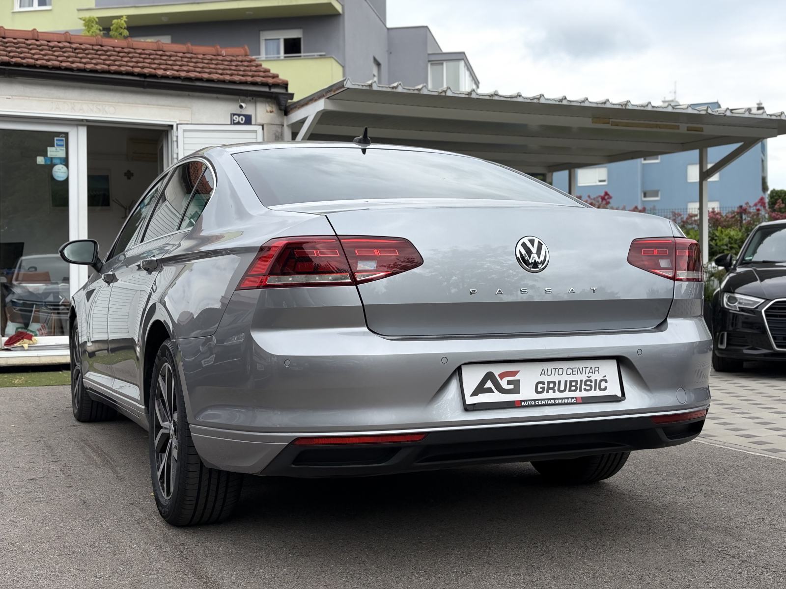 VW Passat 2,0 TDI DSG *Automatik* *Top stanje!* *Nove gume* *Jamstvo*, fotografija 14