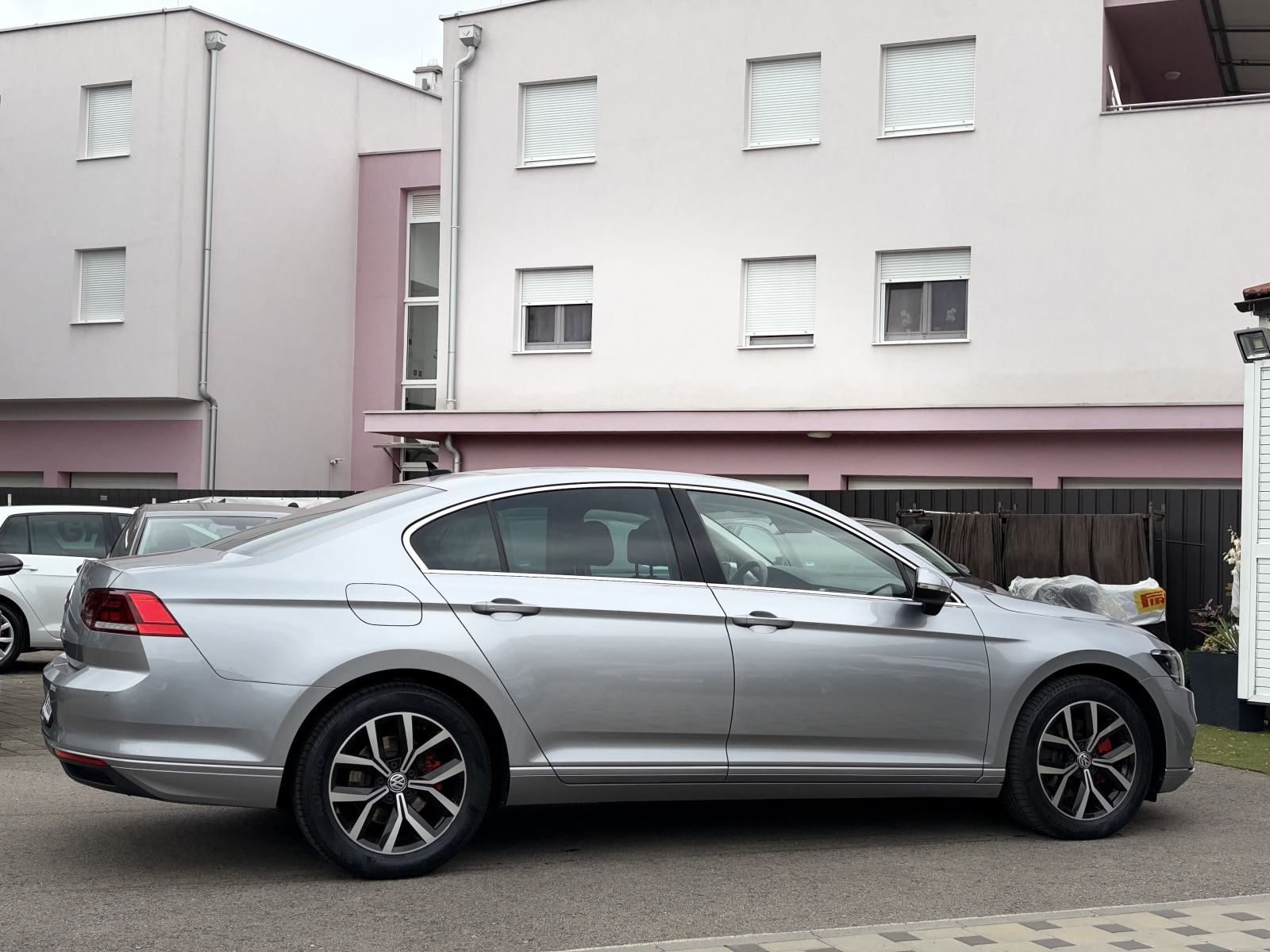 VW Passat 2,0 TDI DSG *Automatik* *Top stanje!* *Nove gume* *Jamstvo*, fotografija 6