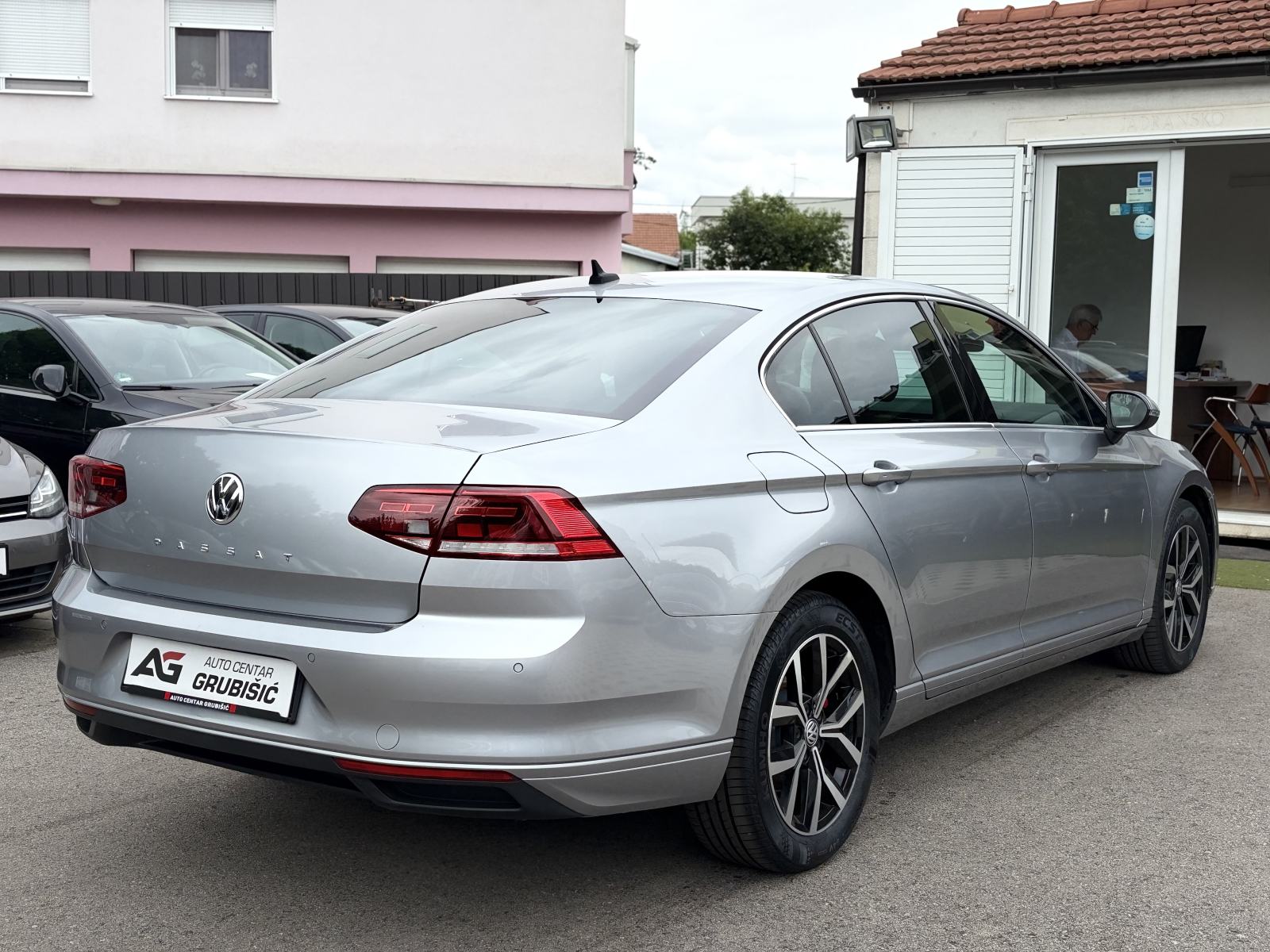 VW Passat 2,0 TDI DSG *Automatik* *Top stanje!* *Nove gume* *Jamstvo*, fotografija 8