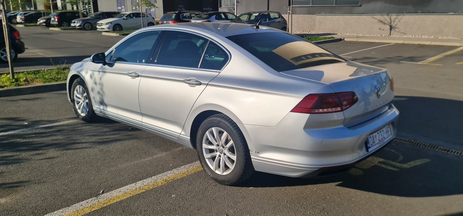 VW Passat 2,0 TDI DSG Business, 2020., 197.500 km, fotografija 2
