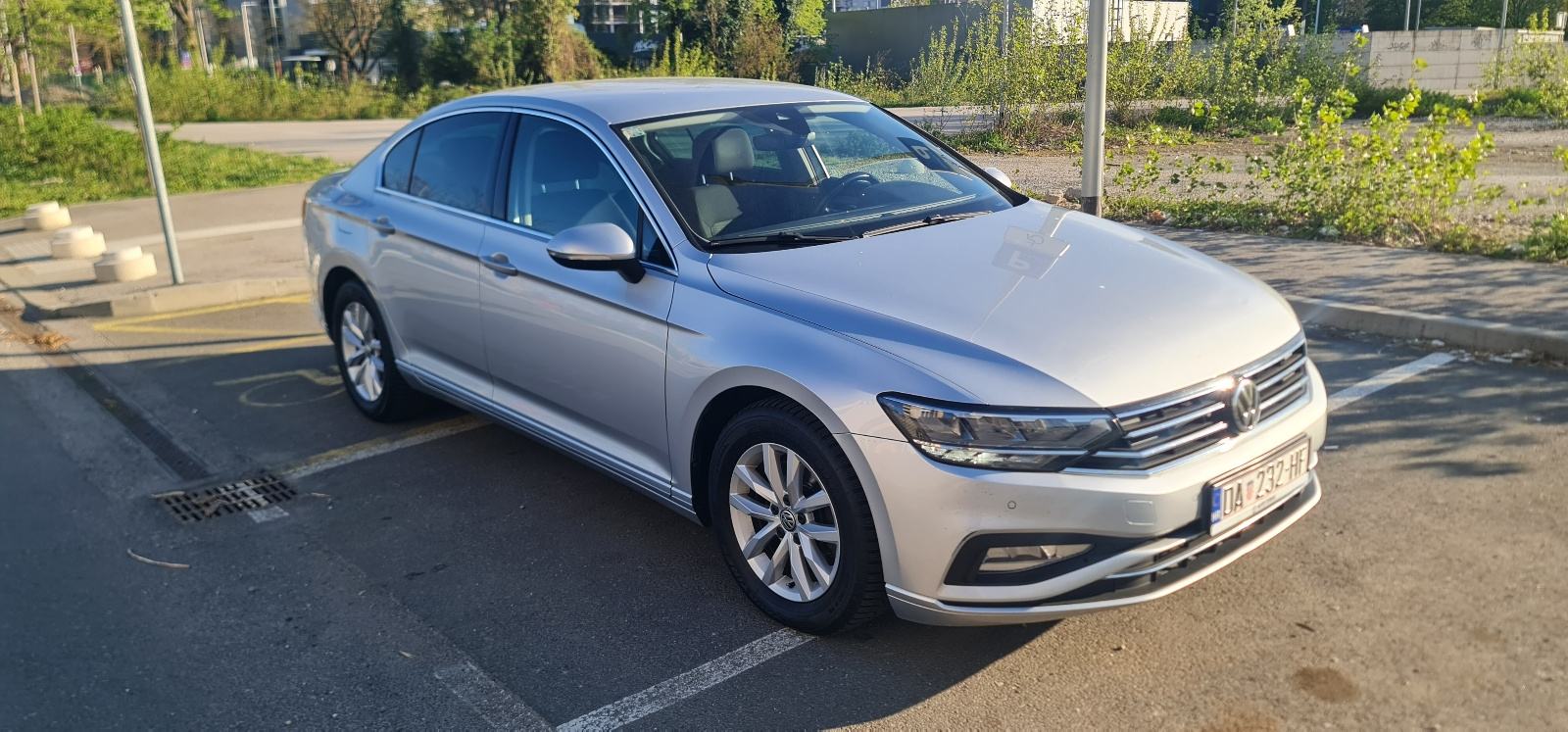VW Passat 2,0 TDI DSG Business, 2020., 197.500 km, fotografija 3