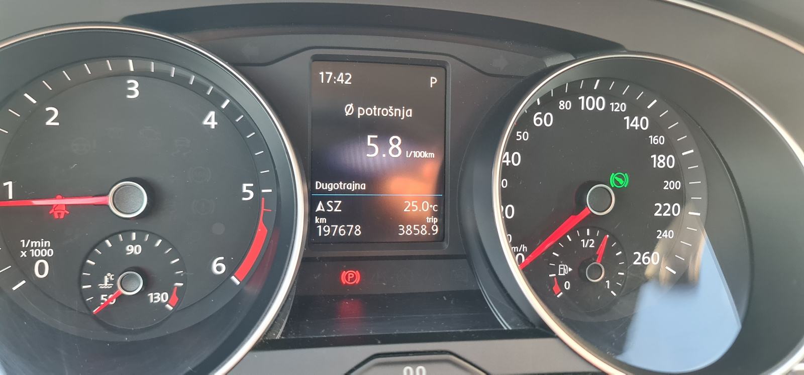 VW Passat 2,0 TDI DSG Business, 2020., 197.500 km, fotografija 13
