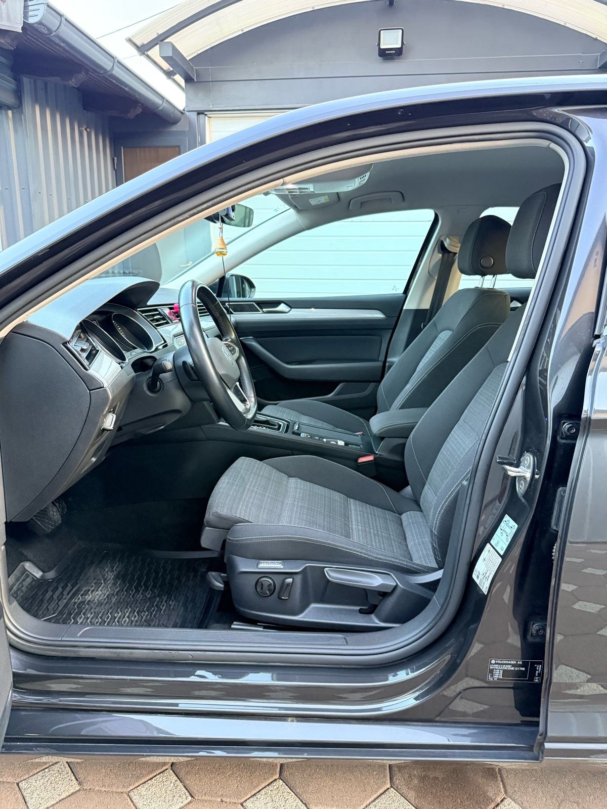 VW Passat 2,0 tdi DSG Business 2021., fotografija 9