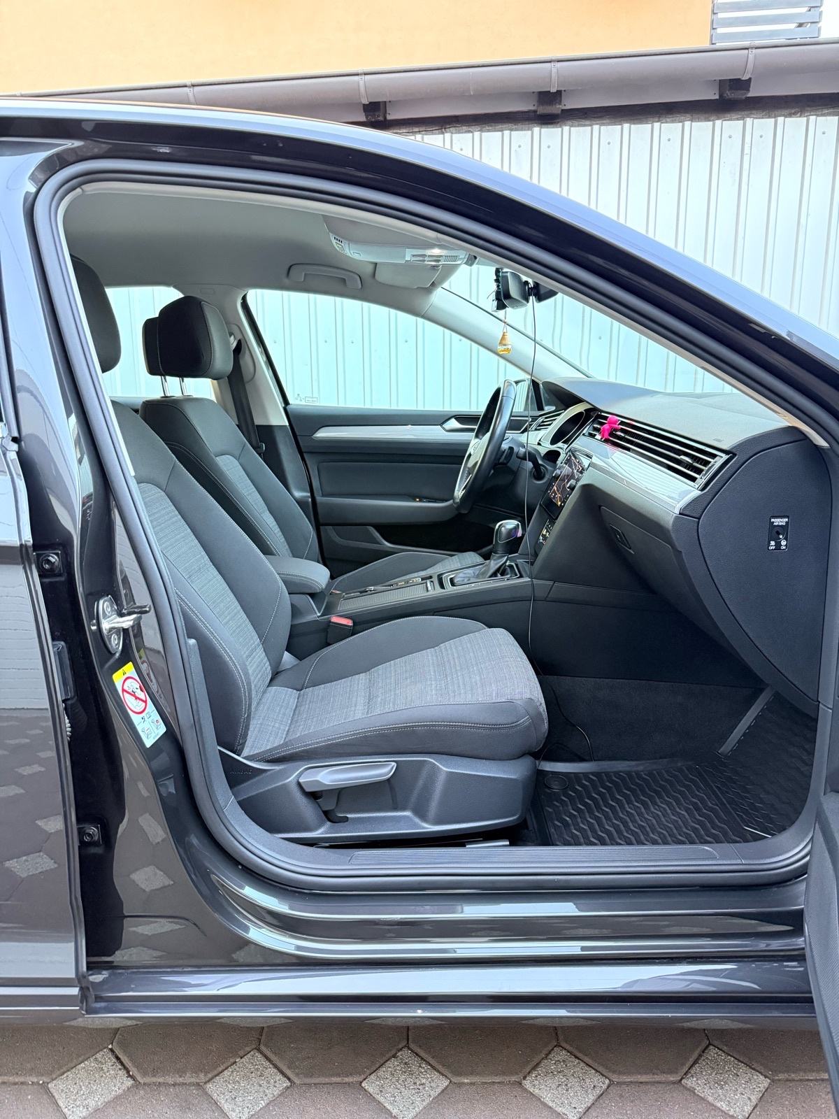 VW Passat 2,0 tdi DSG Business 2021., fotografija 8