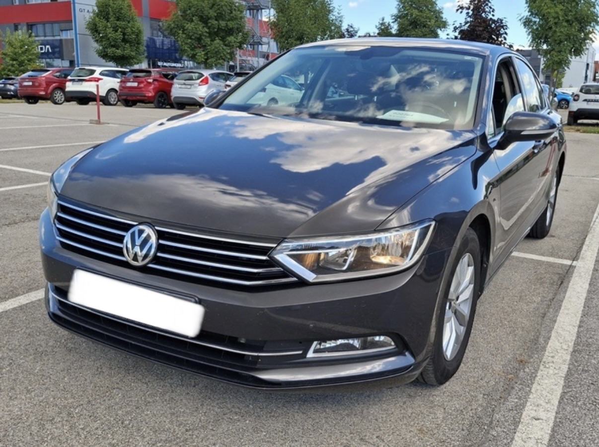 VW Passat 2,0 TDI DSG,COMFORTLINE,PDC,ACC,HR AUTO,PDV,JAMSTVO!, fotografija 2
