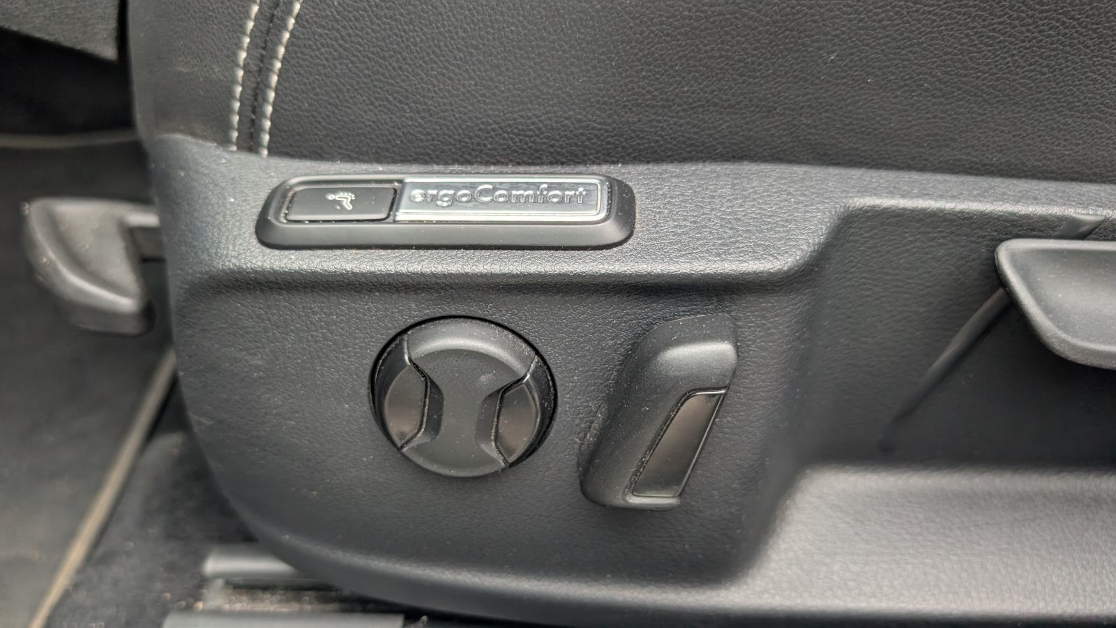 VW Passat 2,0 TDI DSG - Servisiran i registriran, fotografija 18