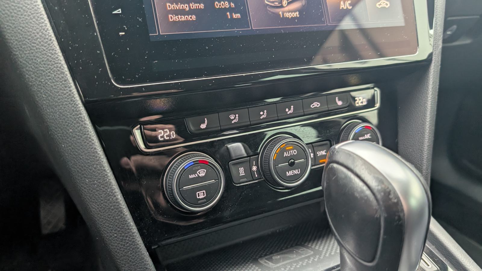 VW Passat 2,0 TDI DSG - Servisiran i registriran, fotografija 13
