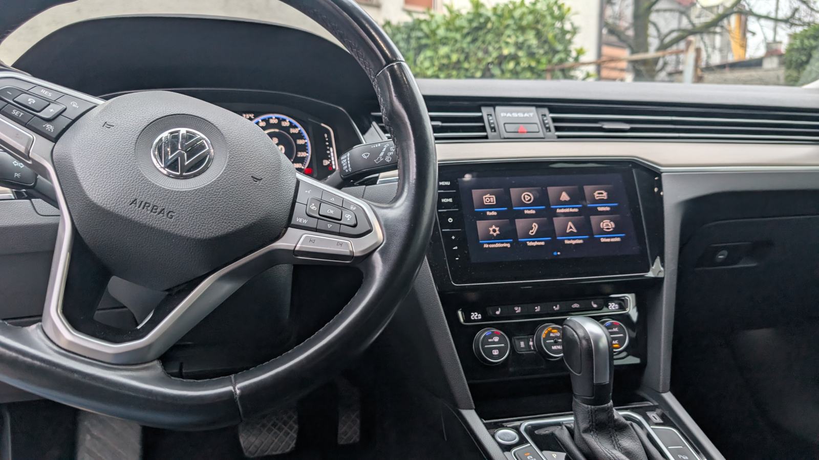 VW Passat 2,0 TDI DSG - Servisiran i registriran, fotografija 12