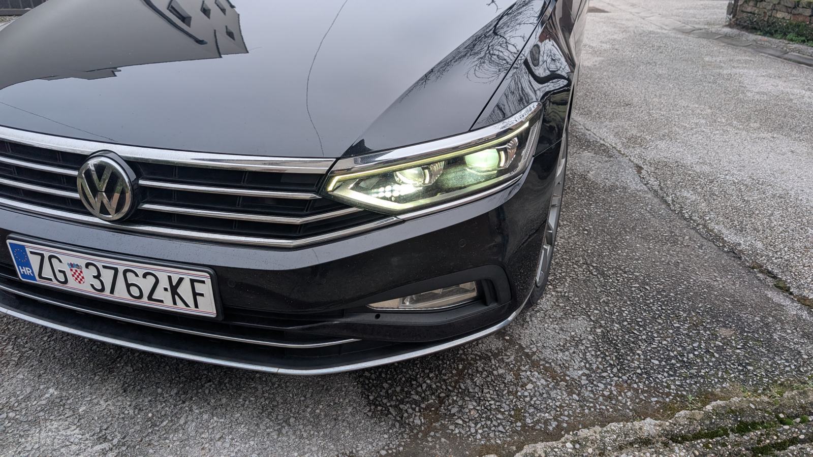 VW Passat 2,0 TDI DSG - Servisiran i registriran, fotografija 2