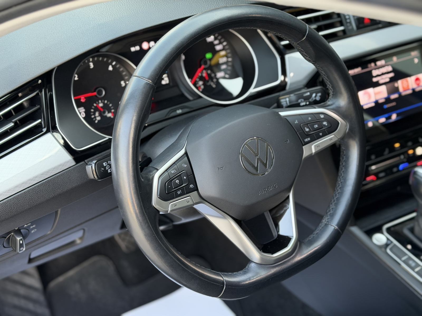 VW Passat 2,0 TDI DSG~Full Led~Navi~Grijanje sjedala~Servisna~Jamstvo, fotografija 17